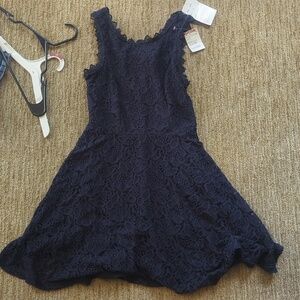 Navy blue sleeveless lace casual dress